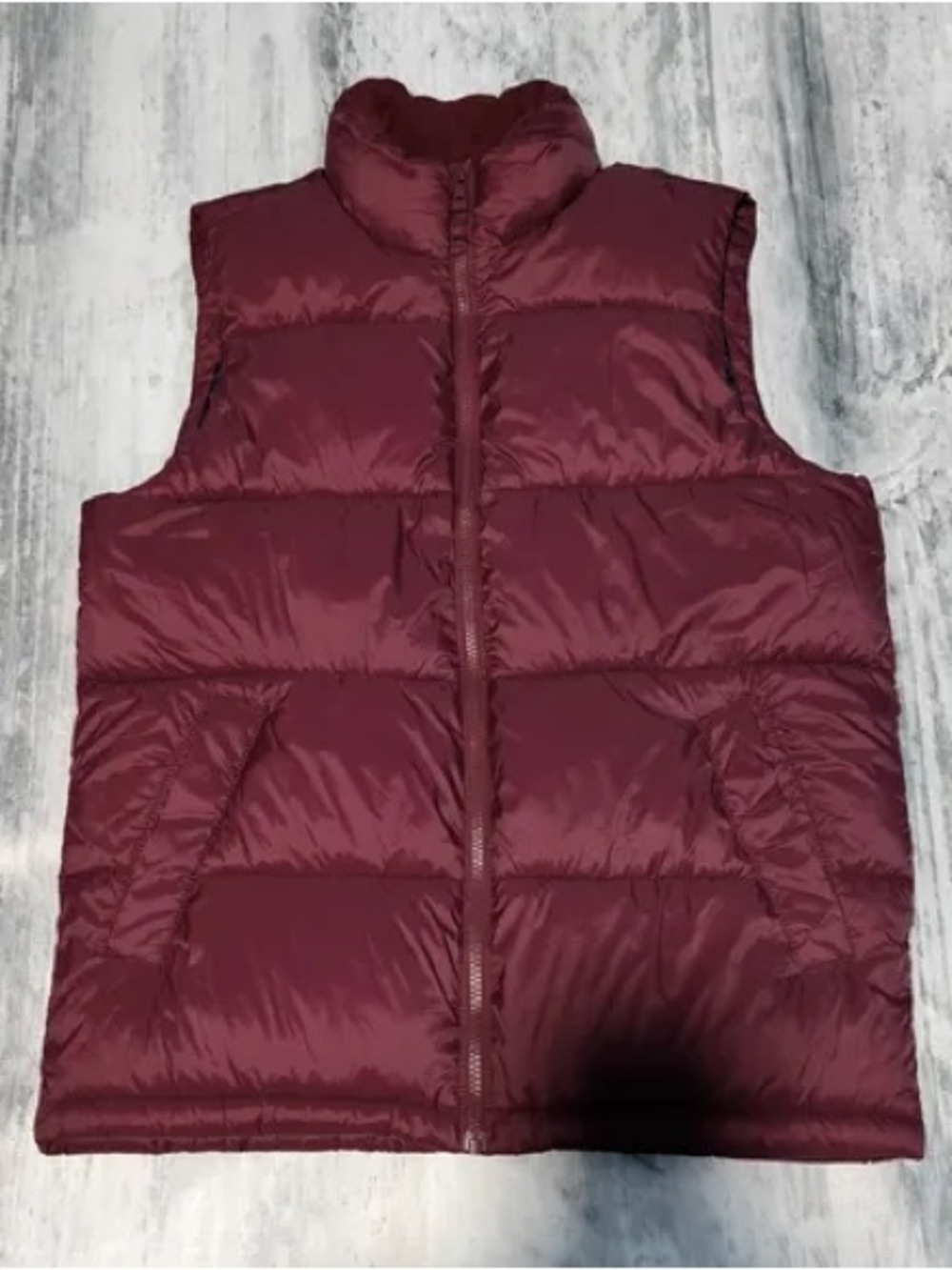 Old Navy Men's Maroon Quilted Puffer Vest - Picture 3 of 3